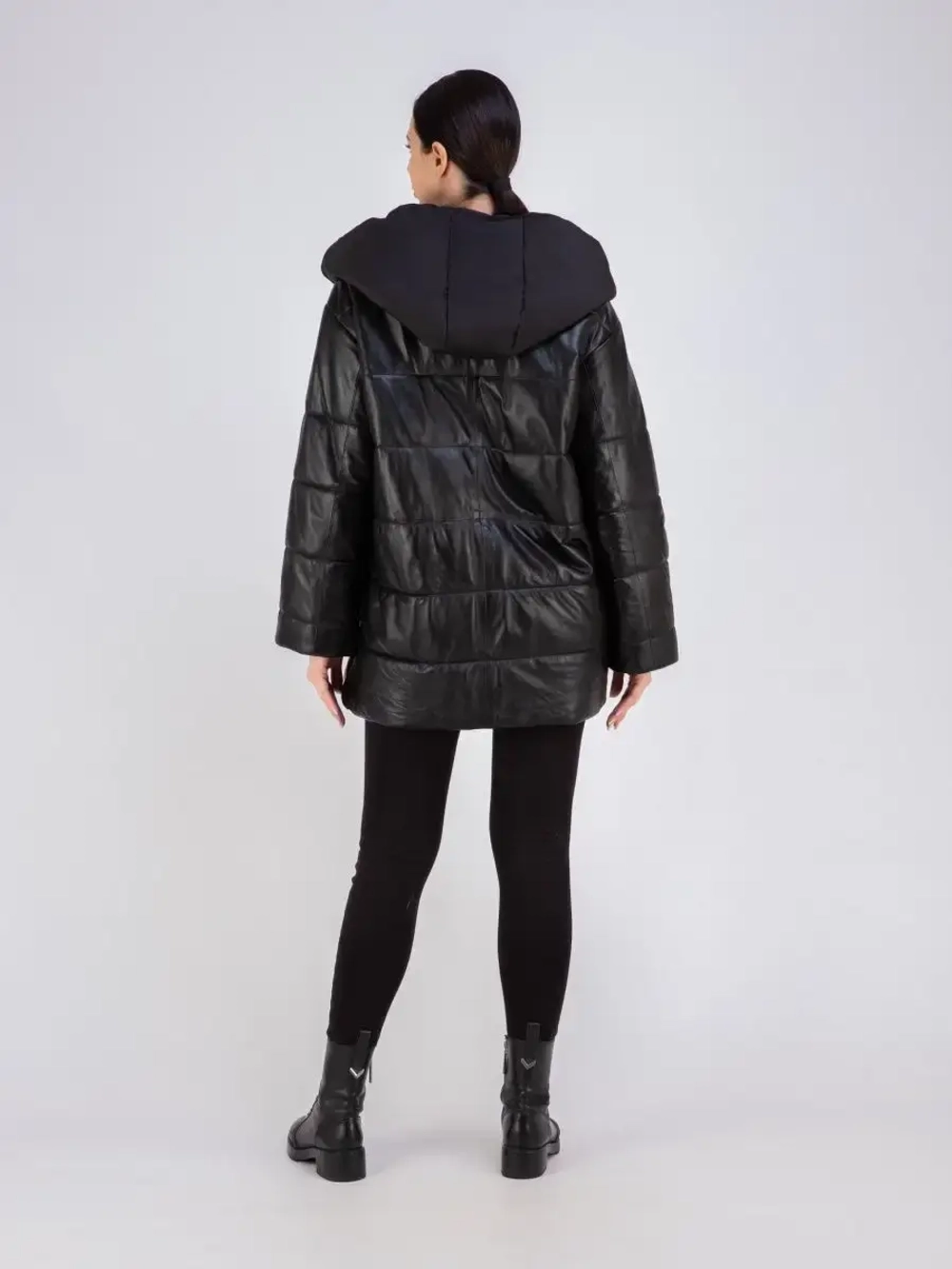 Куртка женская кожаная утепленная оверсайз с капюшоном