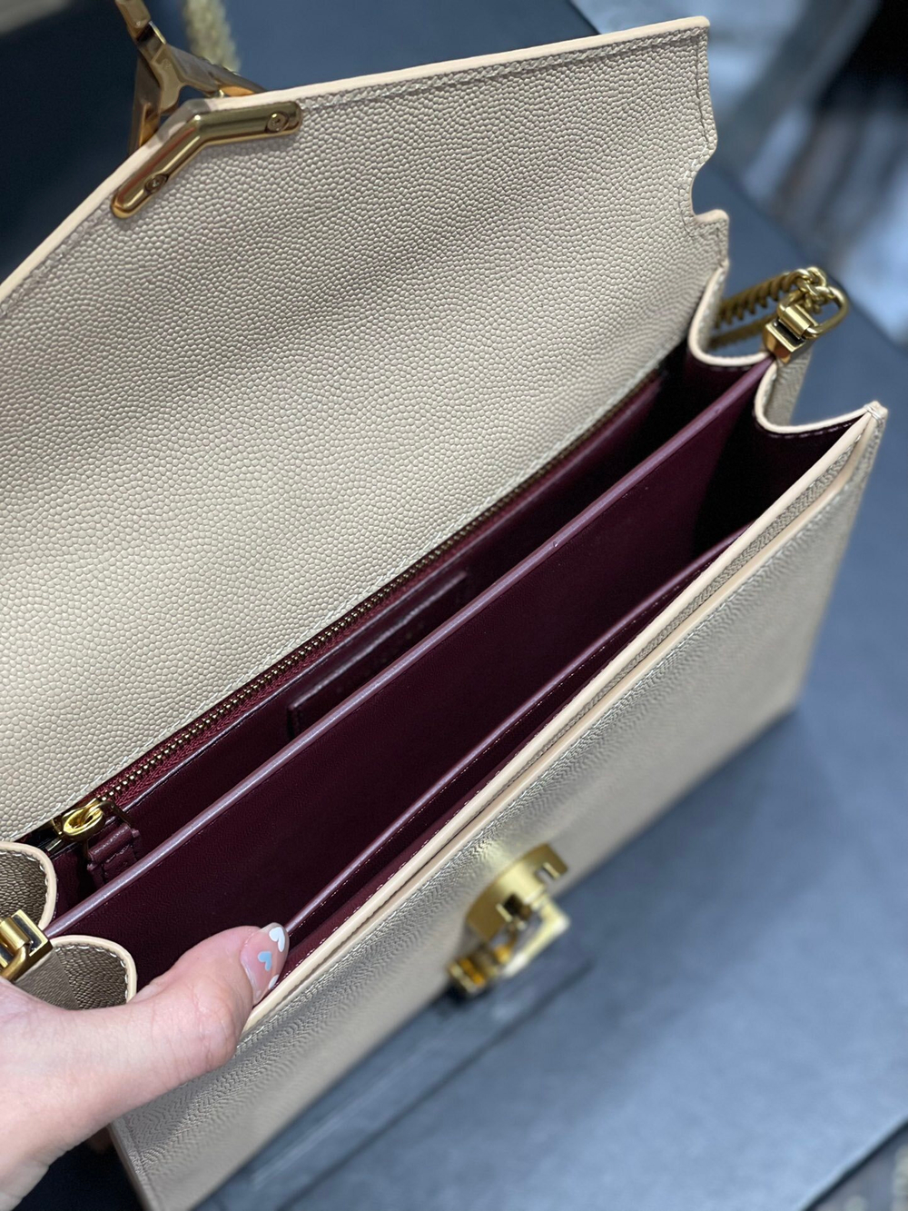 YSL Cassandra Medium 22 cm