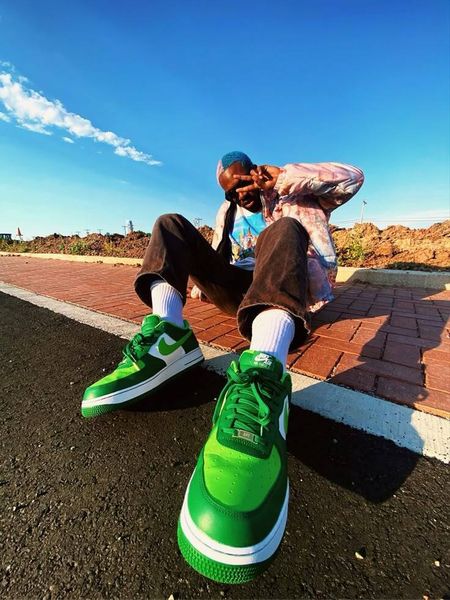 История бренда кроссовок Nike: Путеводитель по культовым моделям и эволюции стиля