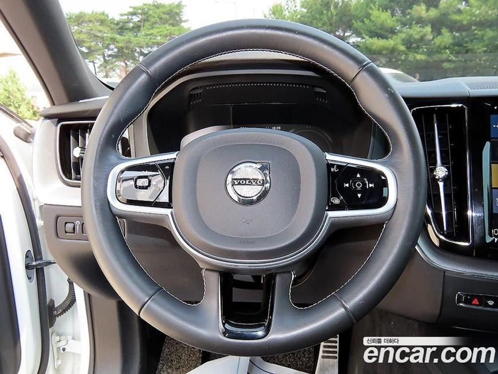 Volvo XC60 2 Generation T8 R-Design (02.2021)
