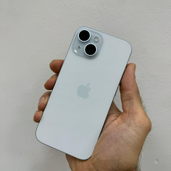 Apple iPhone 15 128gb АКБ 100%, белый (коробка,кабель)