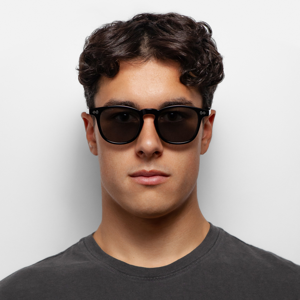 Очки солнцезащитные WHITELAB Icon Black / Grey