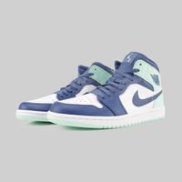  Кроссовки Jordan 1 Mid Mystic Navy артикул:554724-413 - купить в магазине Дайс