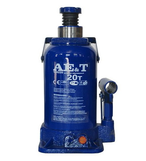 Домкрат бутылочный T20220 AE&T 20т