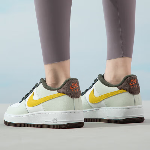 Nike Air FORCE 1 Детские Скейтбординги Низкие кроссовки Горчательно-желтые Унисекс