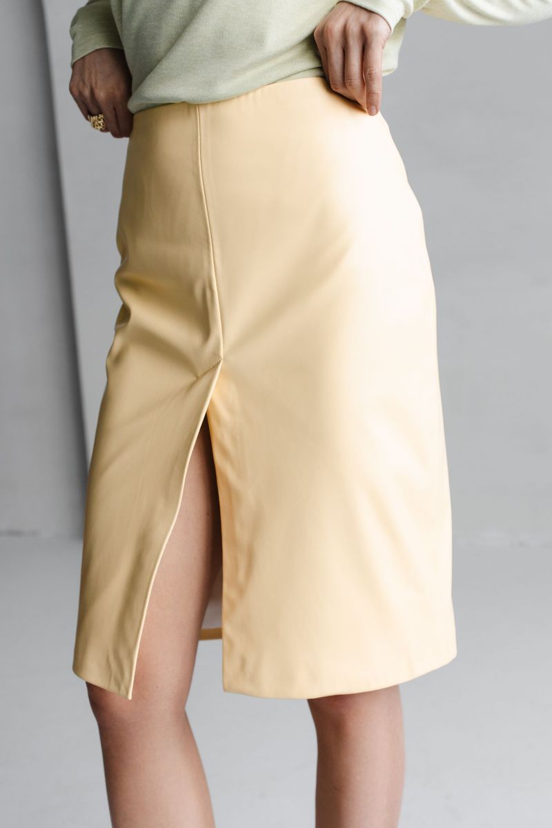 Юбка из эко-кожи с разрезом миди лимонная