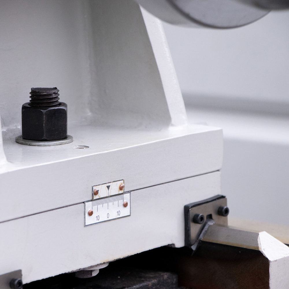 PROMA SPF-1000PHS универсальный токарный станок с УЦИ