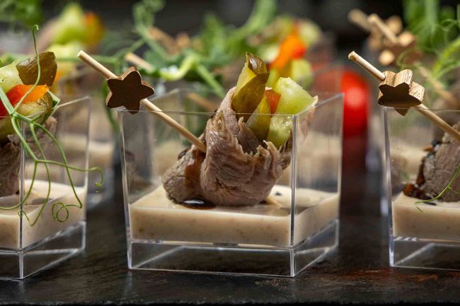 Веррин с ростбифом и овощами в ореховом соусе, 12 шт.