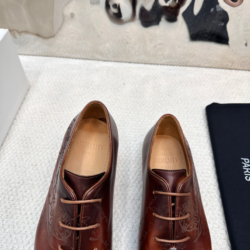 Дерби с ручной росписью