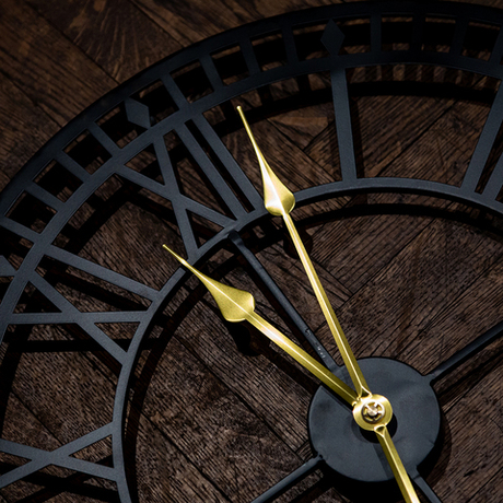 Часы настенные Объект мечты Патрик М