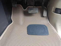 Автоковрики для Mitsubishi Delica D5, ПРАВЫЙ РУЛЬ. Второй ряд - КАПИТАНСКИЕ СИДЕНЬЯ. (2007-2019)
