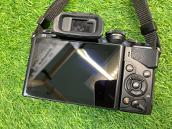 Olympus OM-D E-M10