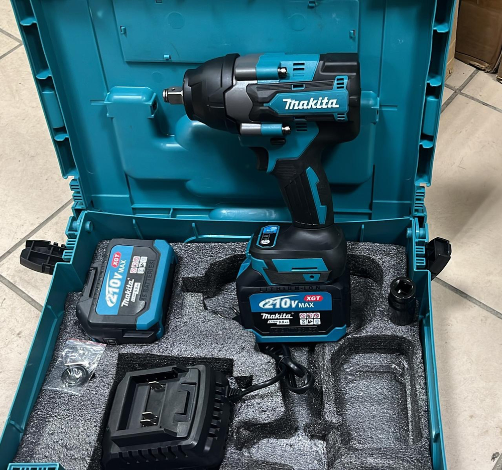 Ударный гайковёрт Makita XGT 210V MAX