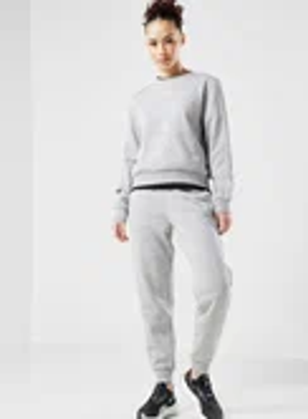 100037506 Женский Костюм REEBOK