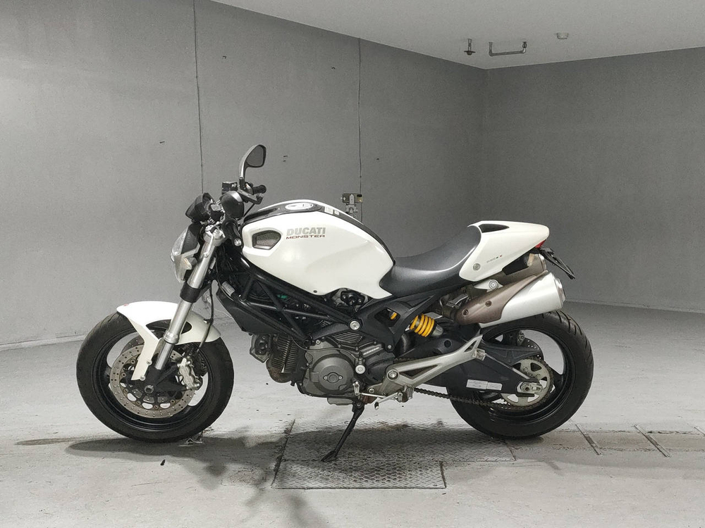 Ducati Monster 696 Plus 2013