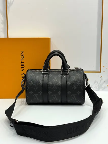 Сумка Louis Vuitton Keepall Bandouliere 25 Monogram Eclipse Verse