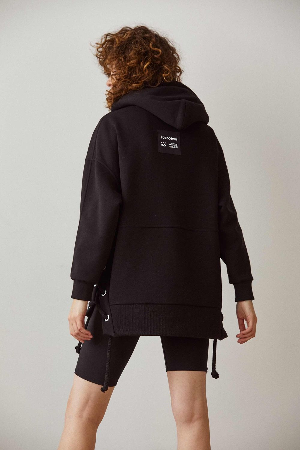 Худи Toccotwo с белыми люверсами Женский Черный