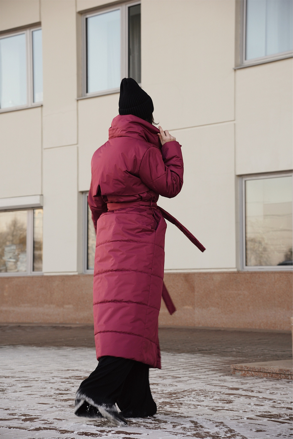 Пуховик для победы над морозом в бордовом оттенке