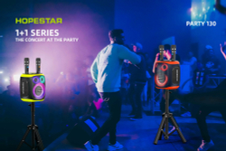 Портативная Колонка Hopestar Party 130 с двумя беспроводными микрофонами