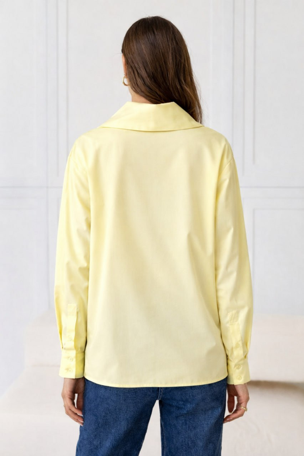 Рубашка с крупным воротником-стойкой