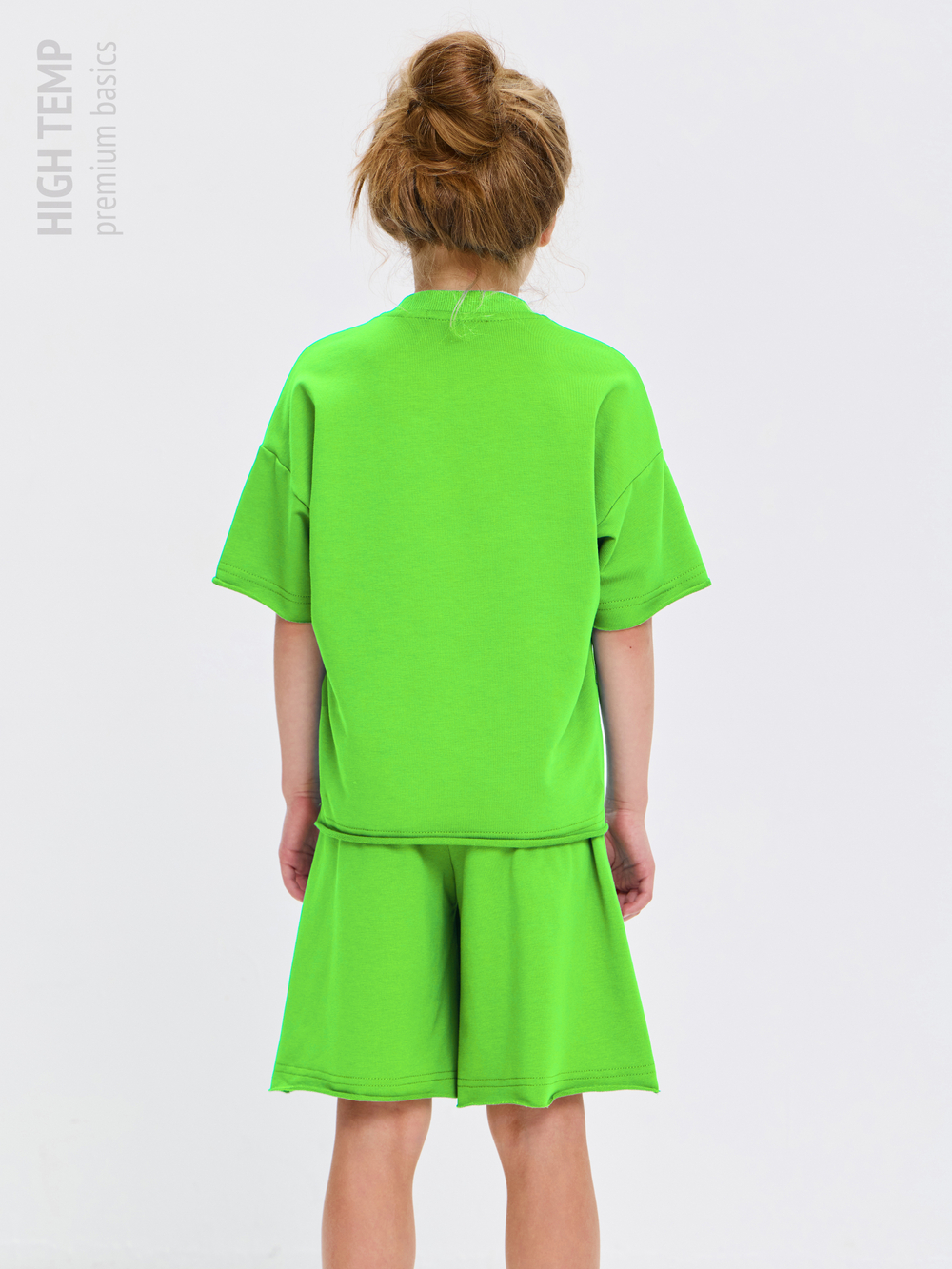 Костюм оверсайз с футболкой и шортами