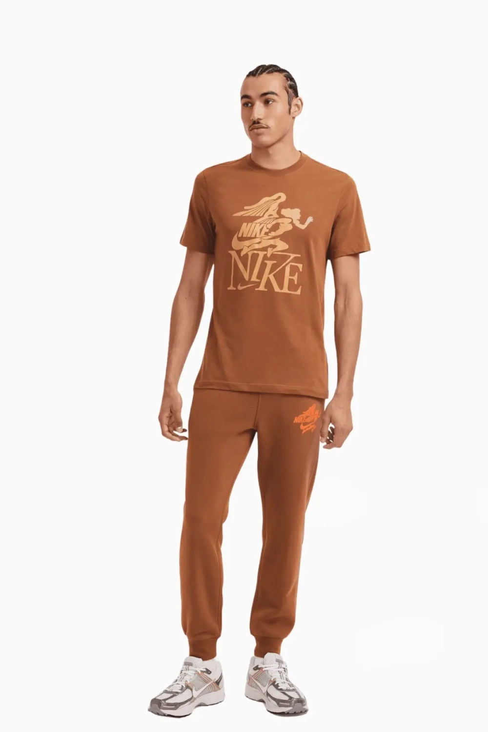 Футболка Nike Sportswear Club - коричневый