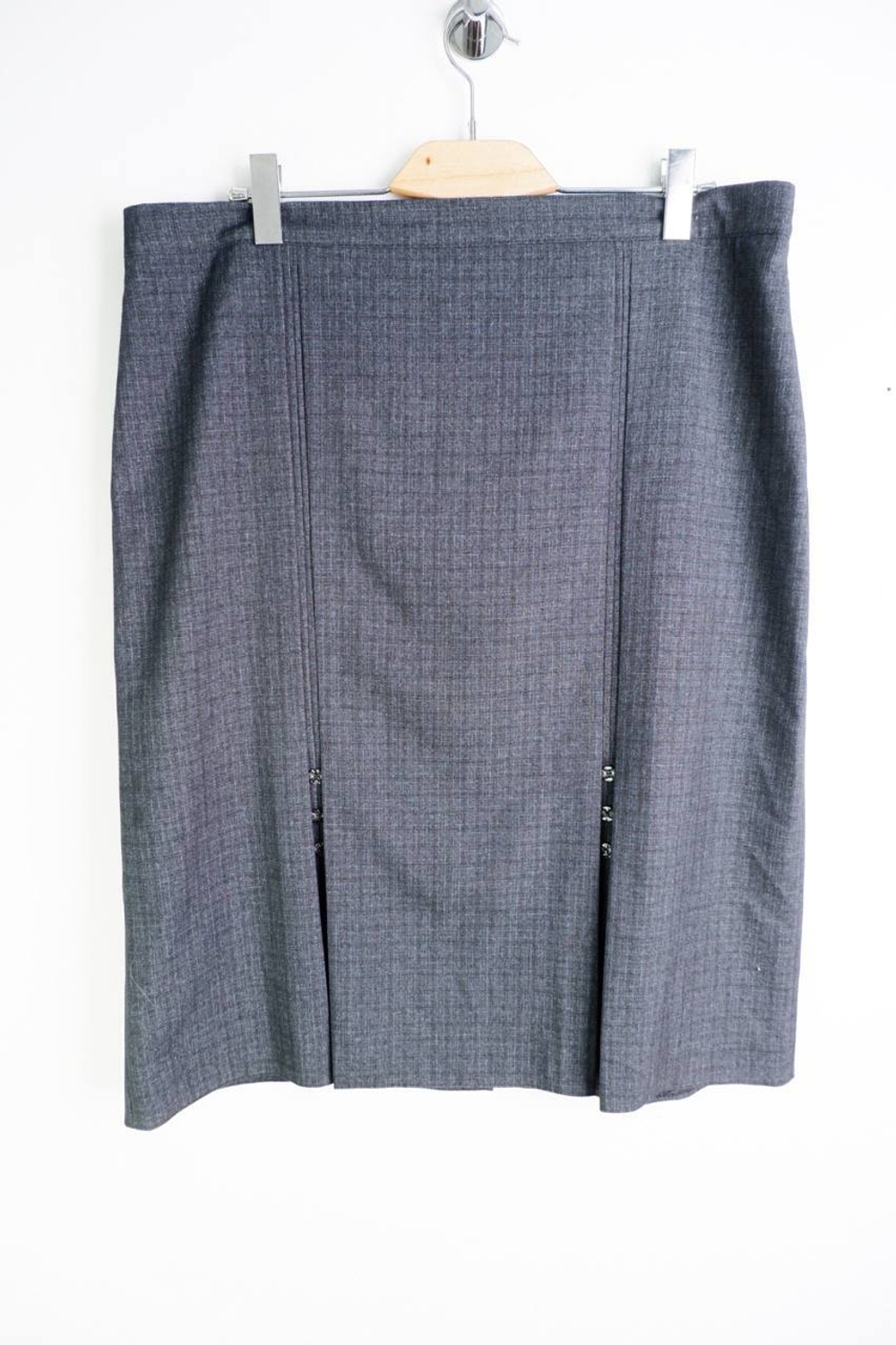 Юбка для трудовых будней, визуально на 58 размер