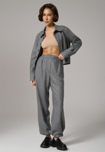 Брюки с поясом на резинке серые