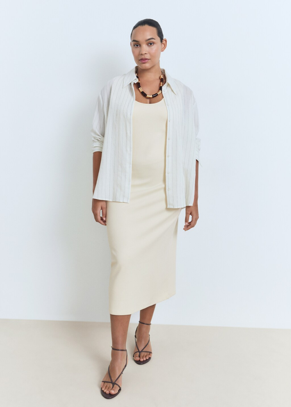 Приталенное миди-платье