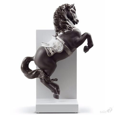 LLADRO- Статуэтка HORSE ON COURBETTE