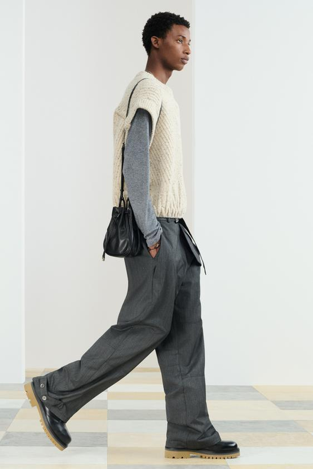 ZARA БРЮКИ СВОБОДНОГО КРОЯ ИЗ СТРУЯЩЕЙСЯ ВИСКОЗНОЙ ТКАНИ, АНТРАЦИТОВО-СЕРЫЙ