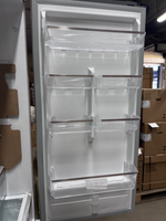 Отдельностоящий холодильник с нижней морозильной камерой Kuppersbusch FKG 6600.0 E-02