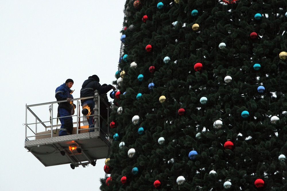 Уличная елка каркасная "Уральская сосна" (Леска) 4 м