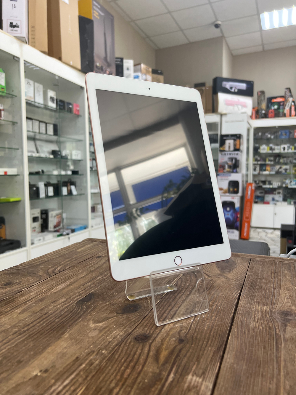 Б/У iPad 9.7” 6Gen Wi-Fi+ Cell32Gb Gold