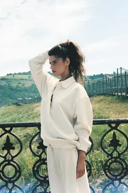 ZARA ТОЛСТОВКА ПОЛО В СТИЛЕ РУСТИК, ЭКРЮ