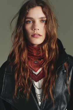 ZARA ПЛАТОК С ПРИНТОМ И ВЫШИВКОЙ, КРАСНЫЙ