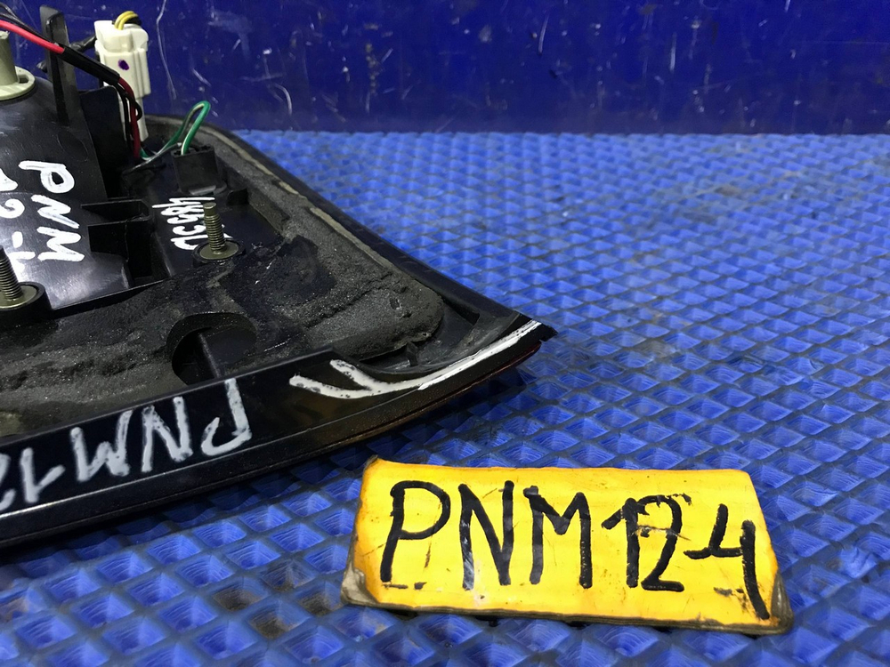 Вставка багажника левая NISSAN LIBERTY 1998