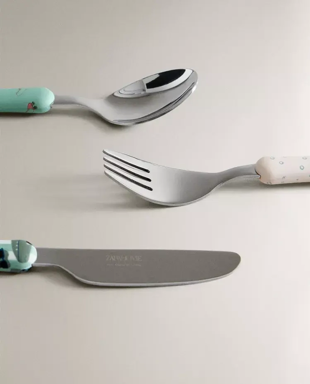 ZARA HOME ДЕТСКИЙ НАБОР СТОЛОВЫХ ПРИБОРОВ С ПРИНТОМ «КРОКОДИЛ» (3 ШТ.), РАЗНОЦВЕТНЫЙ