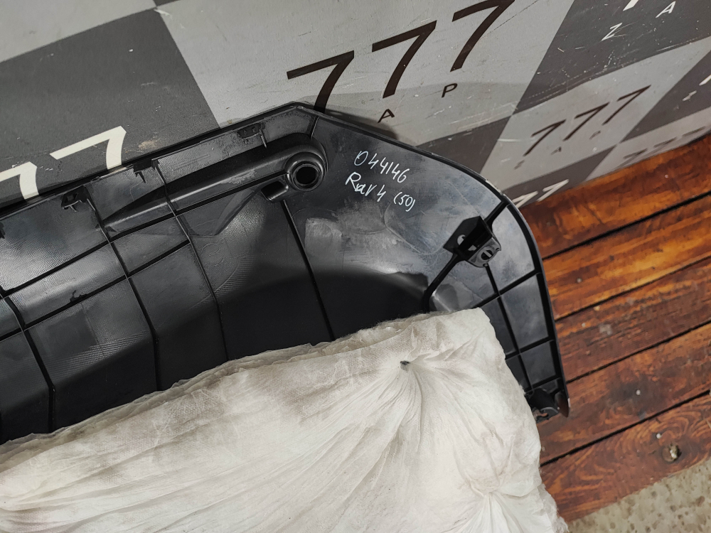 Обшивка багажника левая Toyota RAV4 V (XA50) 18-нв Б/У Оригинал 647400R200C0