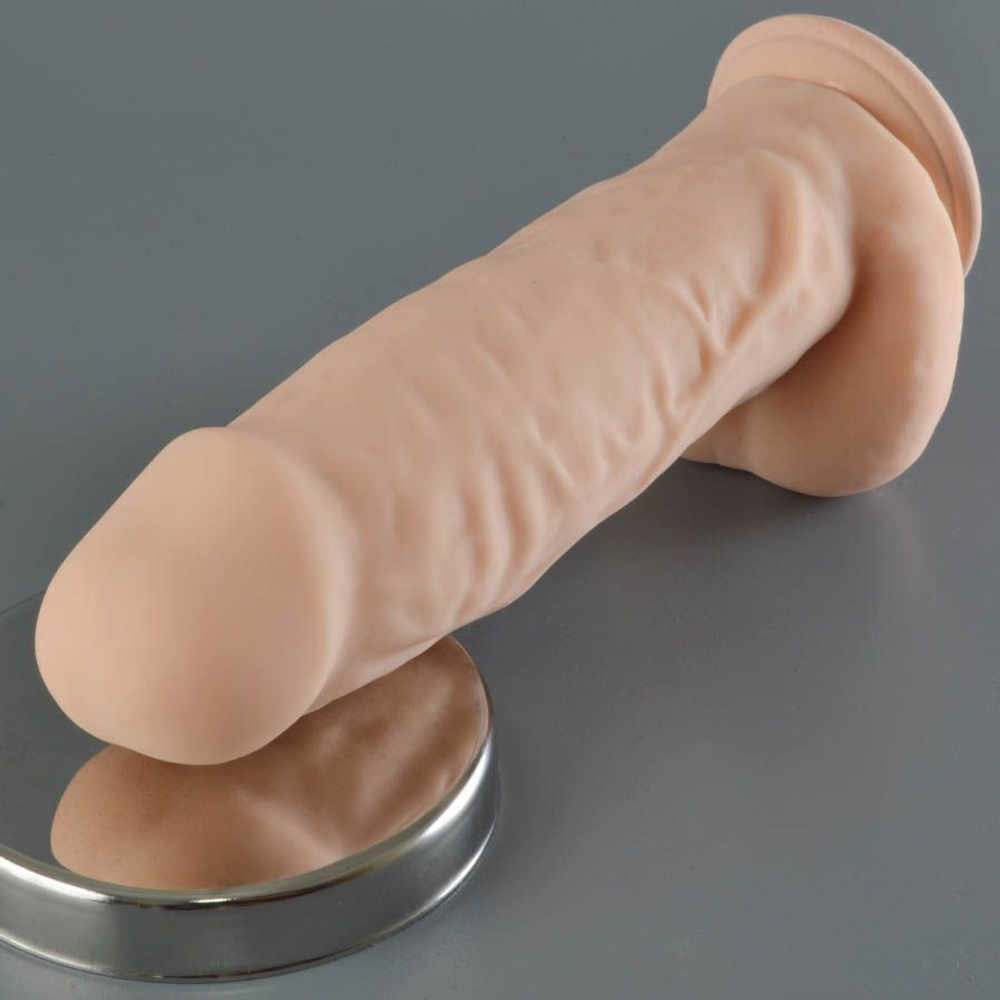 Телесный фаллоимитатор с мошонкой на присоске Fred - 18 см. (Цвет: телесный)