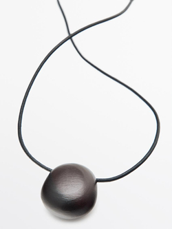 Massimo Dutti Ожерелье с деревянной подвеской, черный