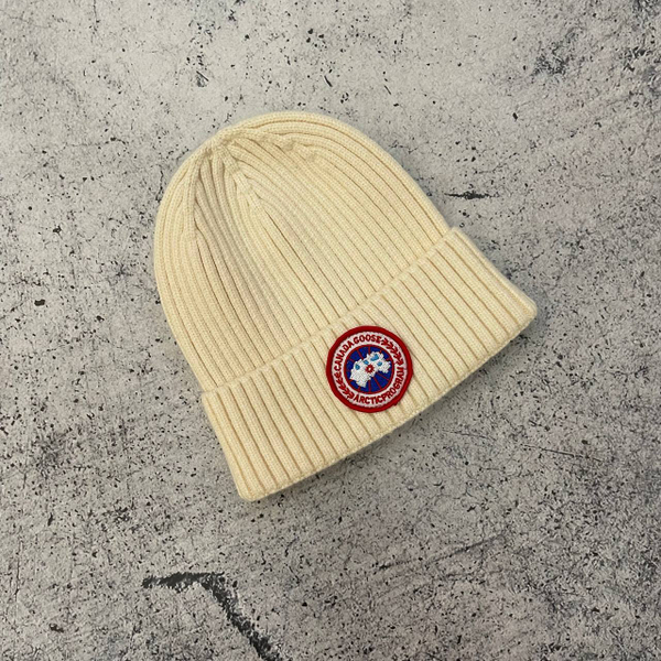 Шапка Canada Goose white