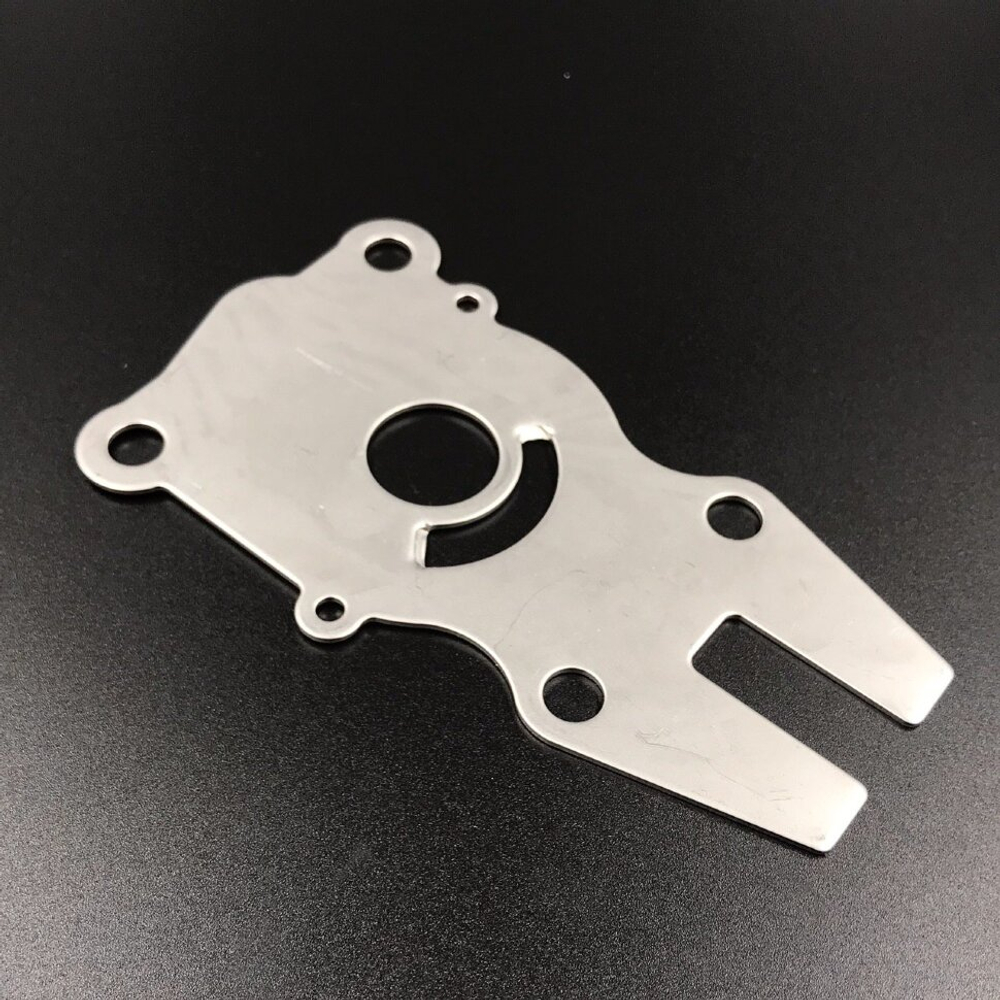 Пластина помпы охлаждения Yamaha 40-50, F30-60 (Yamaha) (RAC)