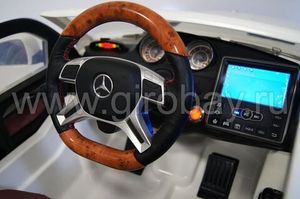 Детский электромобиль River Toys Mercedes-Benz GL63 A999AA красный