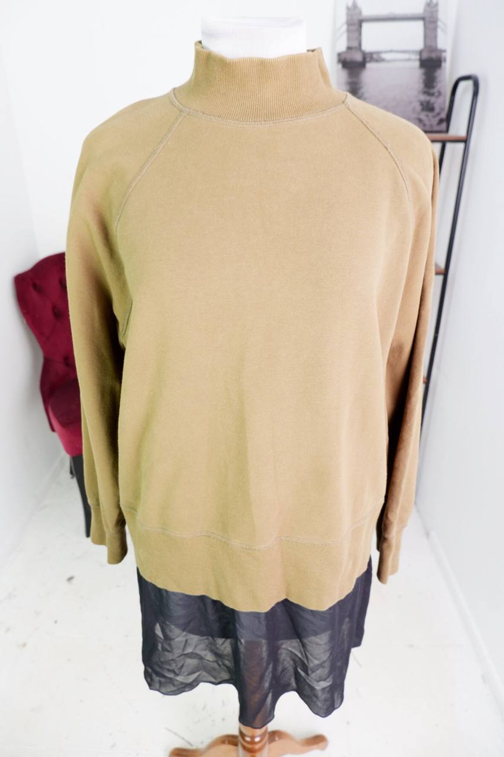 Свитшот Maison Martin Margiela модный, маркировка М, визуально на 46 размер