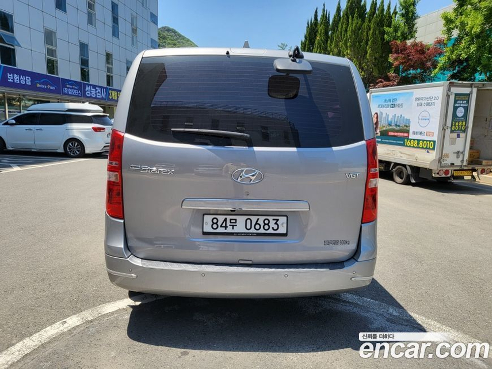 Hyundai The New Grand Starex Van 5-и местный (04.2020)