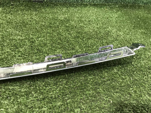 Молдинг заднего бампера Bentley Bentayga (2015-2020)