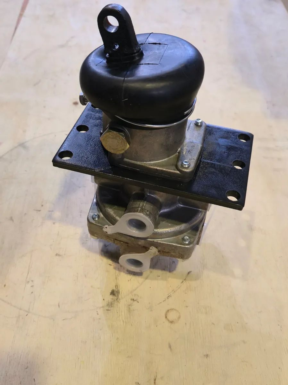 Кран тормозной 2-х секционный с рычагом (РААЗ)