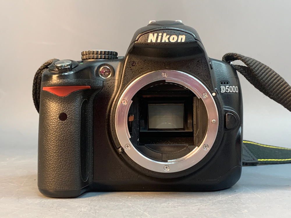 Nikon D5000 Kit 18-55mm 35187 Кадров