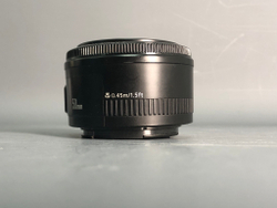 Canon EF 50mm 1.8 II царапка на задней линзе